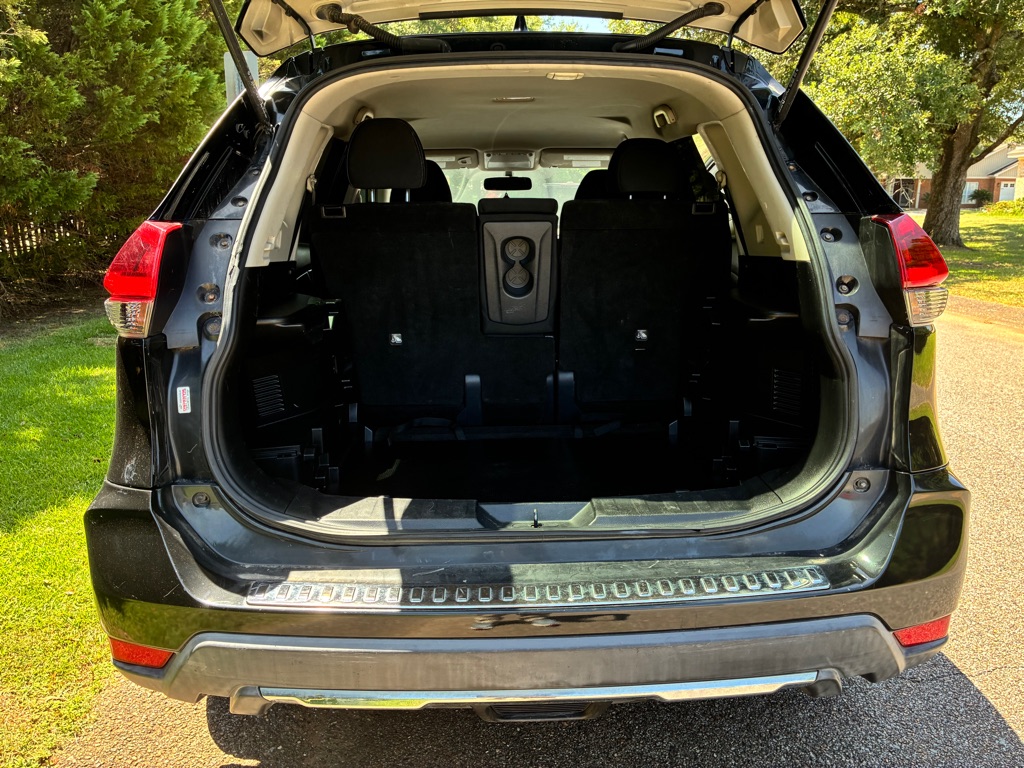 Photo 11 of this NISSAN ROGUE
