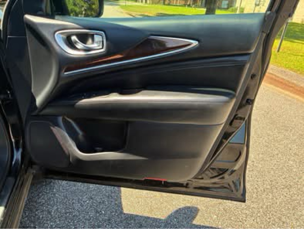 Photo 17 of this INFINITI QX60