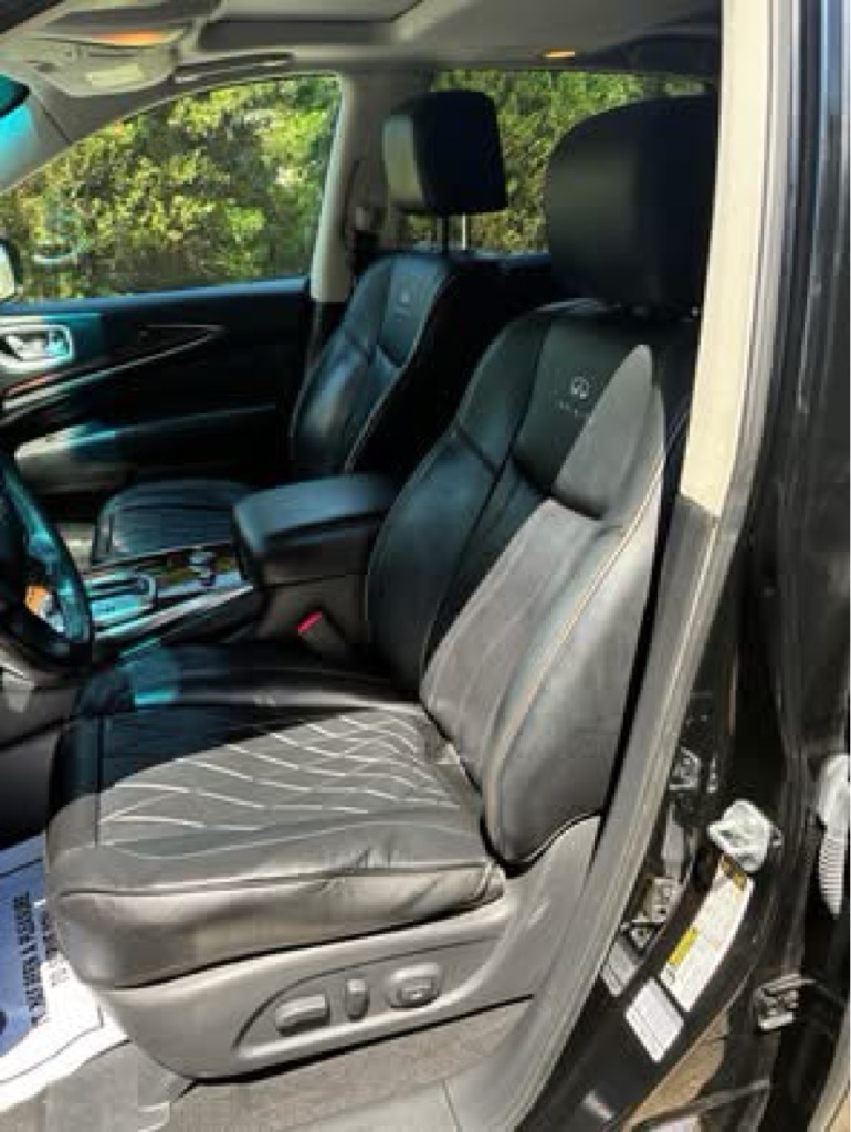 Photo 7 of this INFINITI QX60