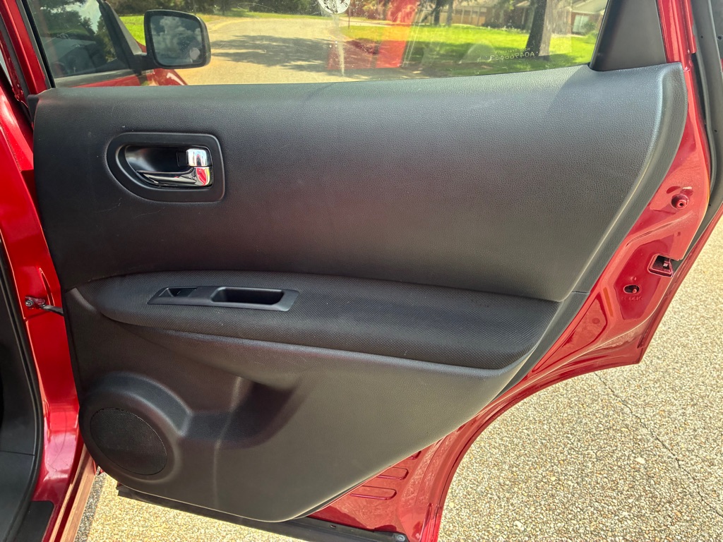 Photo 13 of this NISSAN ROGUE