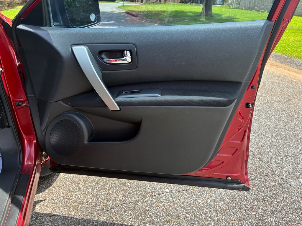 Photo 16 of this NISSAN ROGUE