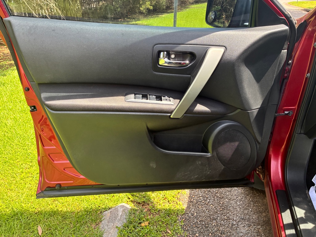 Photo 8 of this NISSAN ROGUE