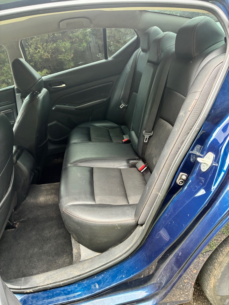Photo 9 of this NISSAN ALTIMA