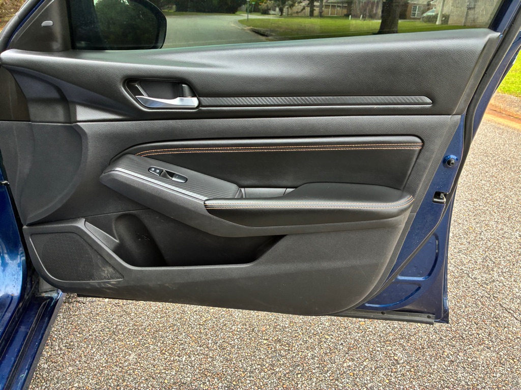 Photo 14 of this NISSAN ALTIMA