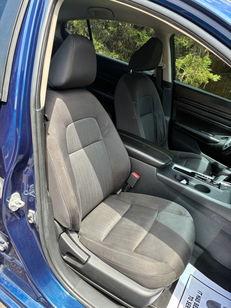 Photo 13 of this NISSAN ALTIMA