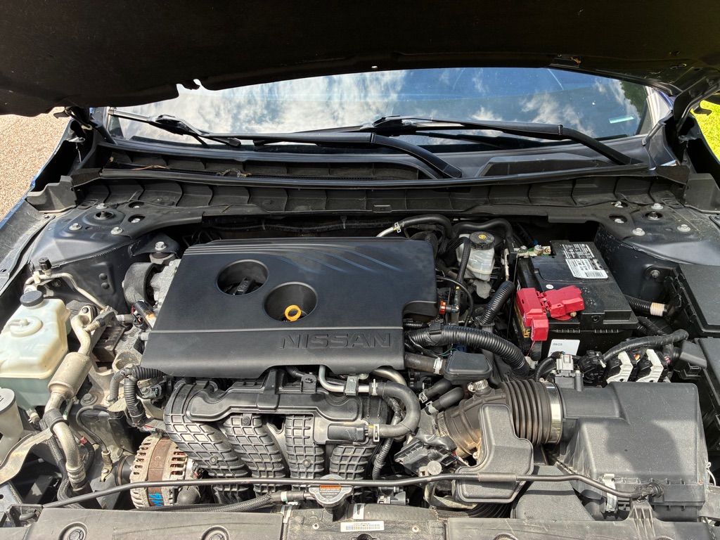 Photo 16 of this NISSAN ALTIMA
