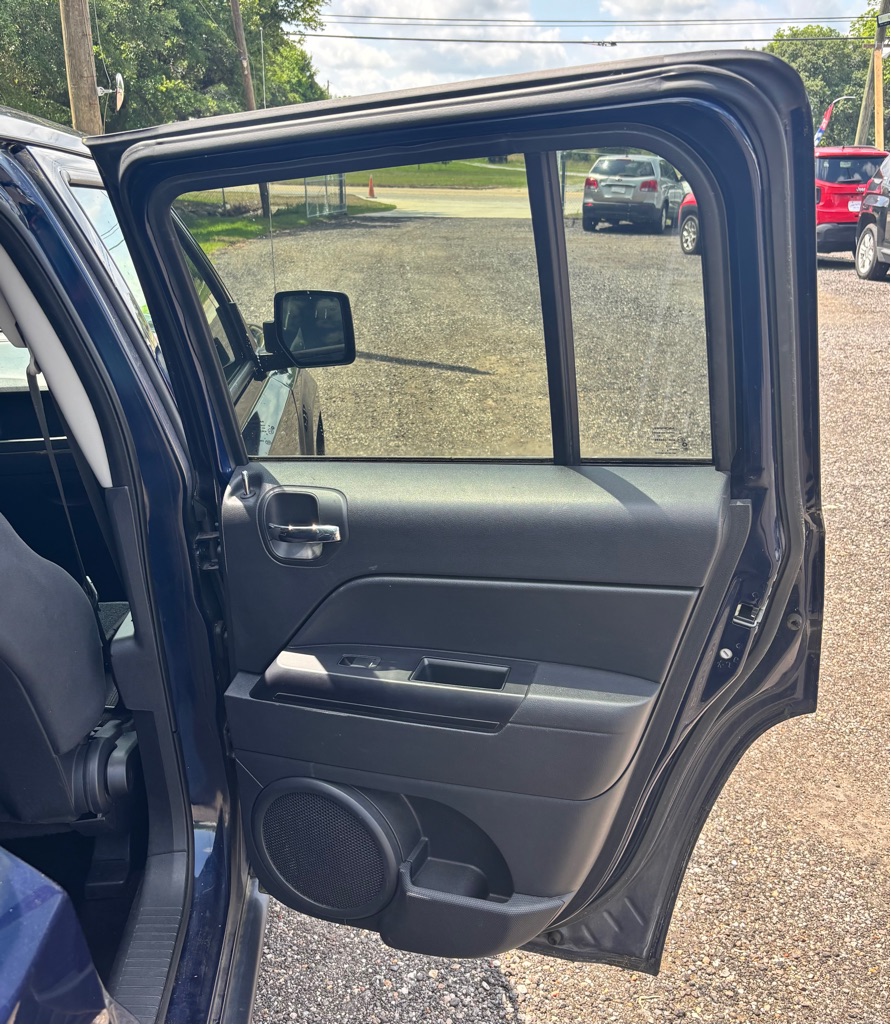 Photo 12 of this JEEP PATRIOT