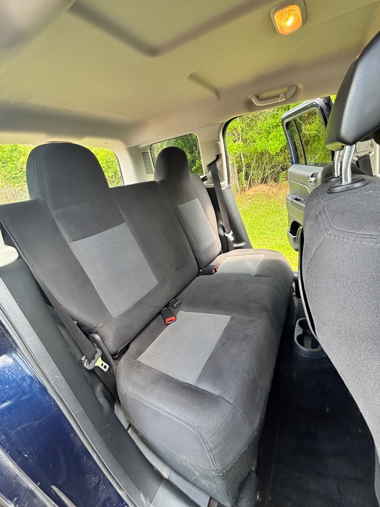 Photo 16 of this JEEP PATRIOT