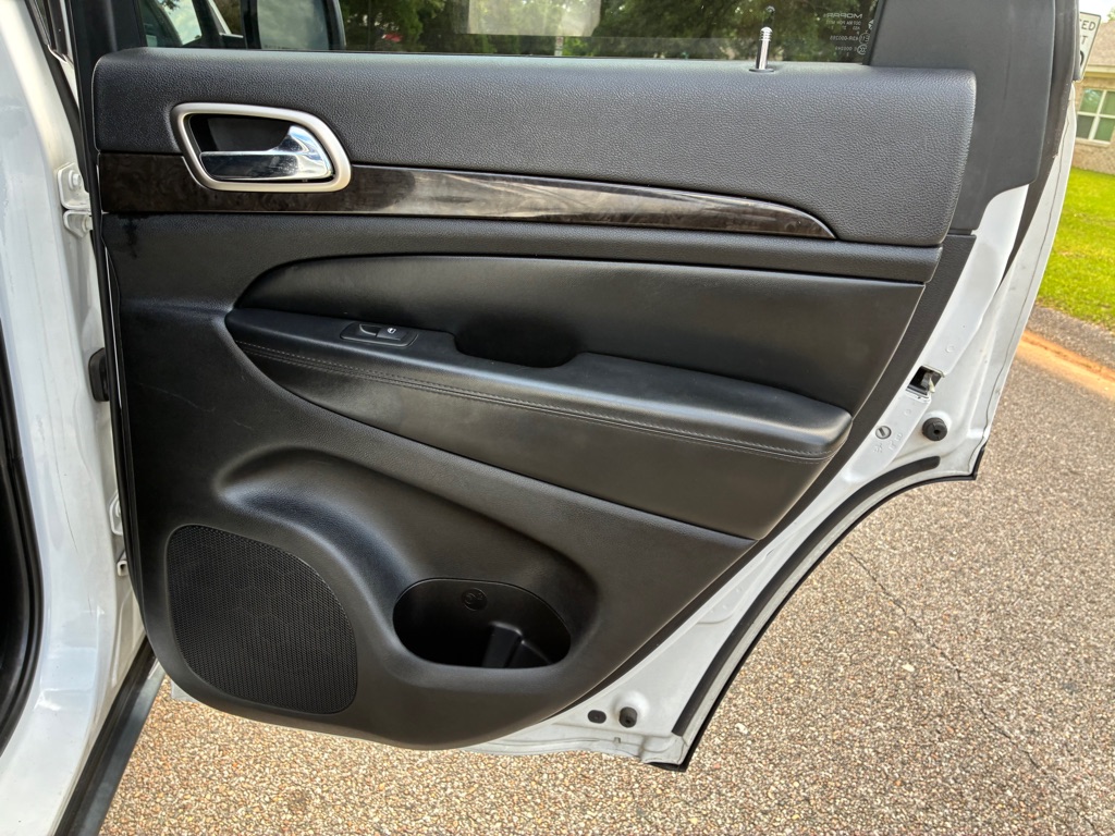 Photo 13 of this JEEP GRAND CHEROKEE