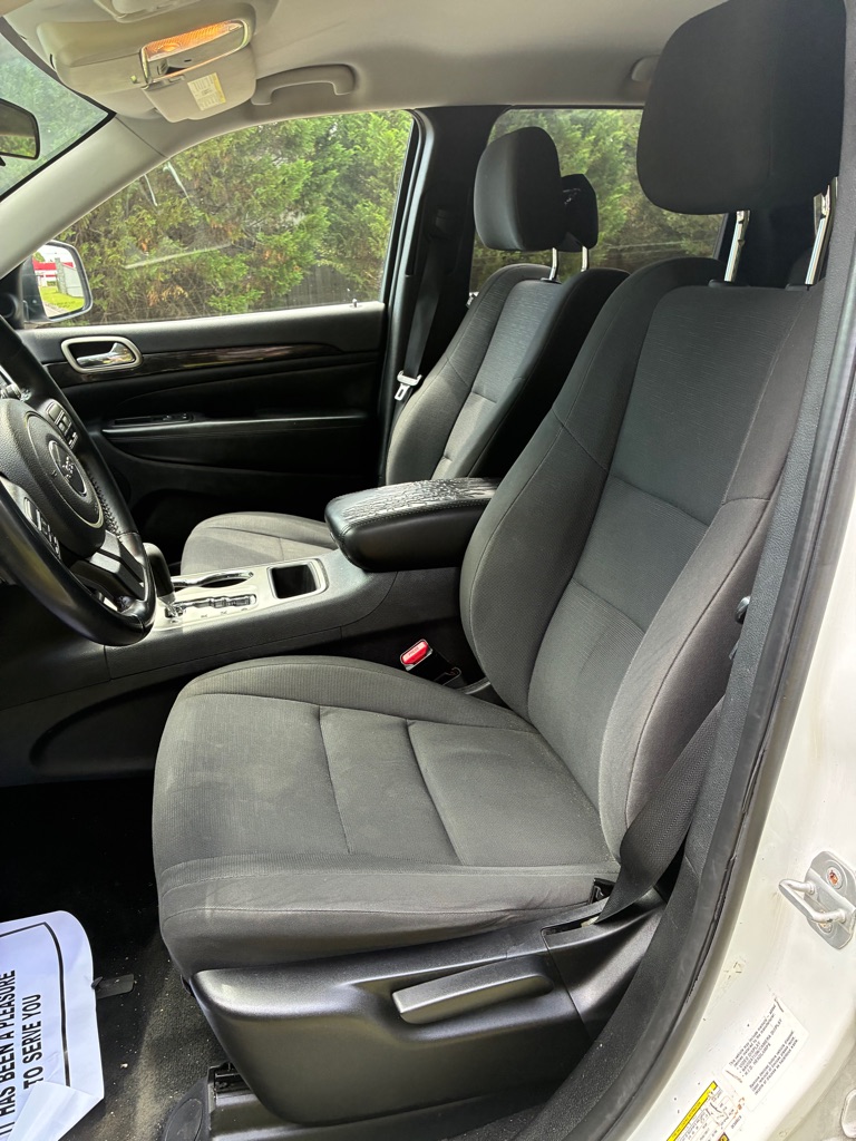 Photo 8 of this JEEP GRAND CHEROKEE