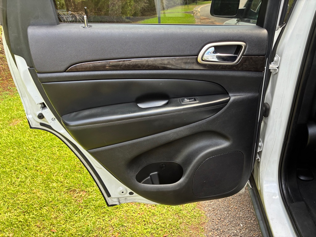 Photo 11 of this JEEP GRAND CHEROKEE