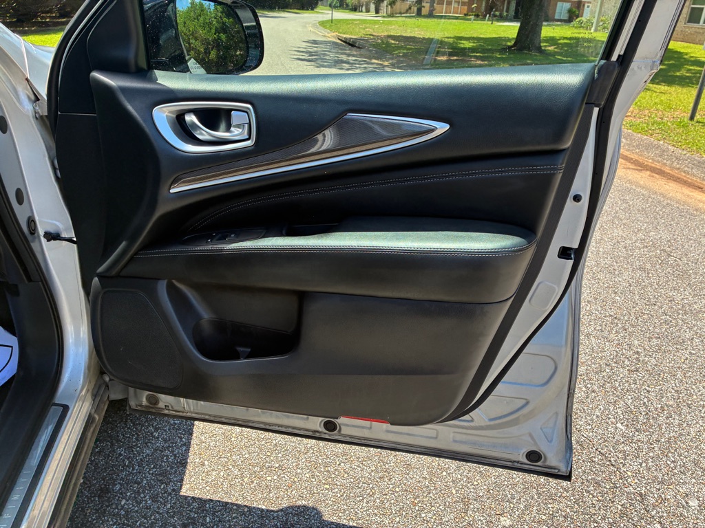 Photo 36 of this INFINITI QX60