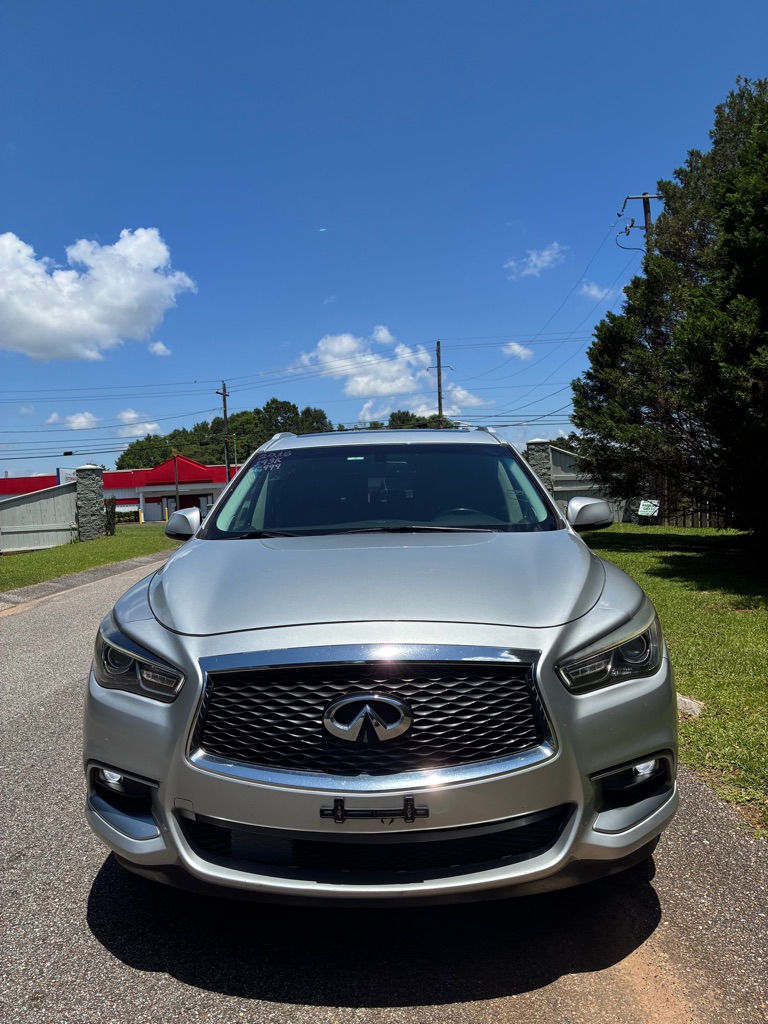 Photo 2 of this INFINITI QX60
