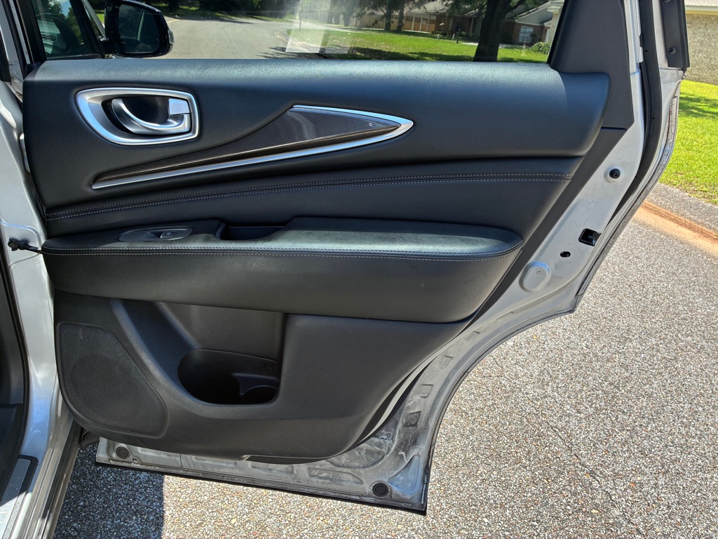Photo 15 of this INFINITI QX60