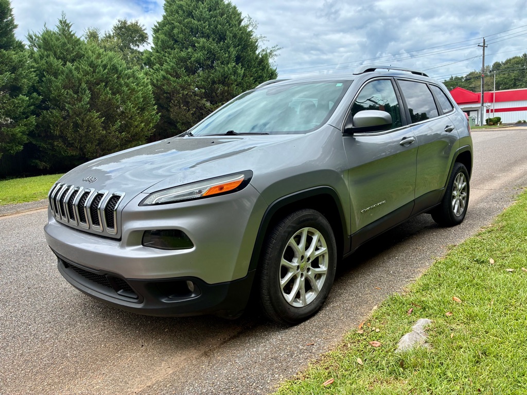 Photo 3 of this JEEP CHEROKEE