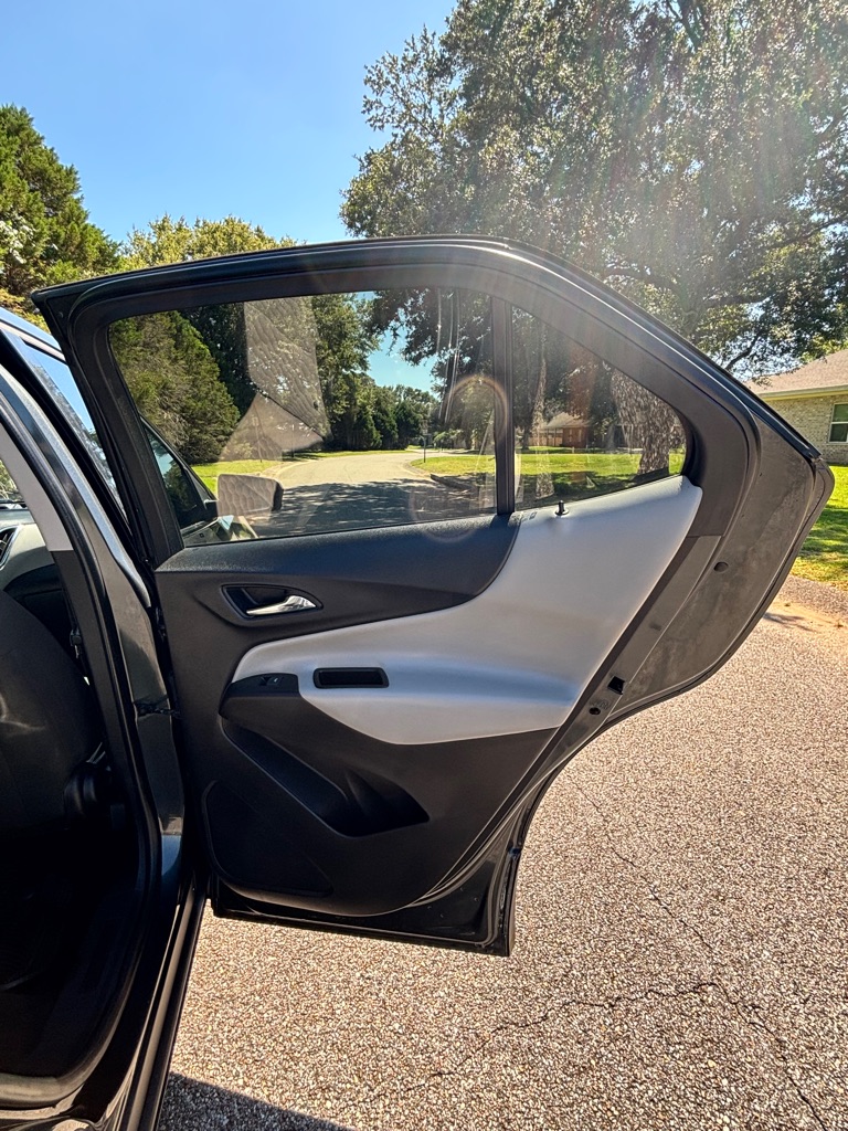 Photo 14 of this CHEVROLET EQUINOX