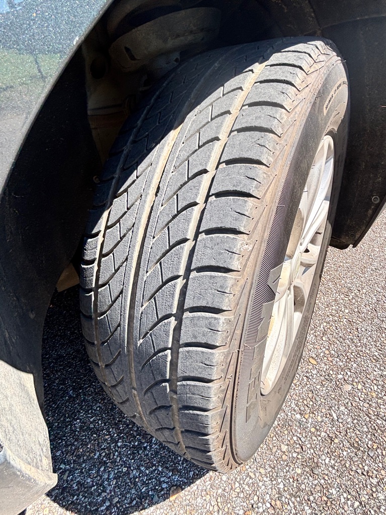 Photo 15 of this CHEVROLET EQUINOX