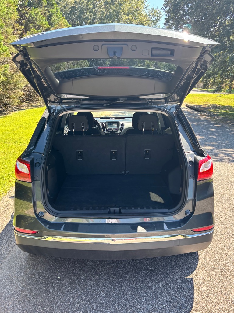 Photo 13 of this CHEVROLET EQUINOX