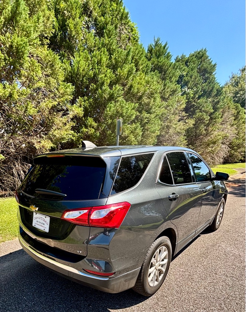 Photo 3 of this CHEVROLET EQUINOX
