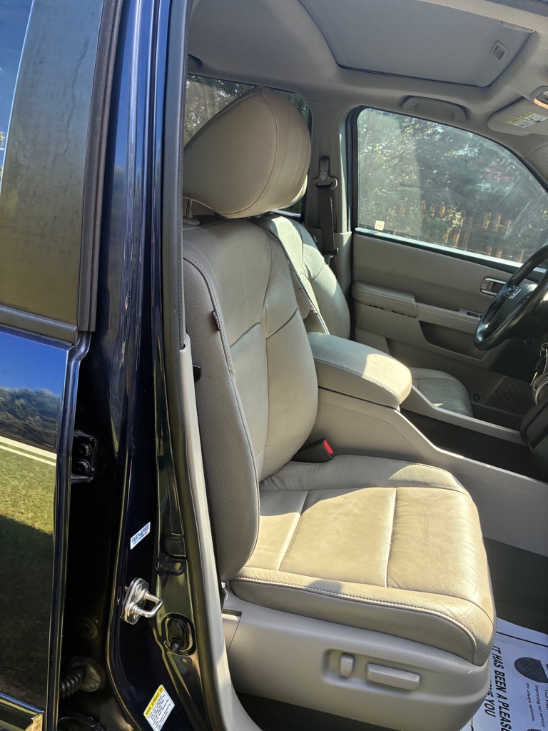 Photo 13 of this HONDA PILOT