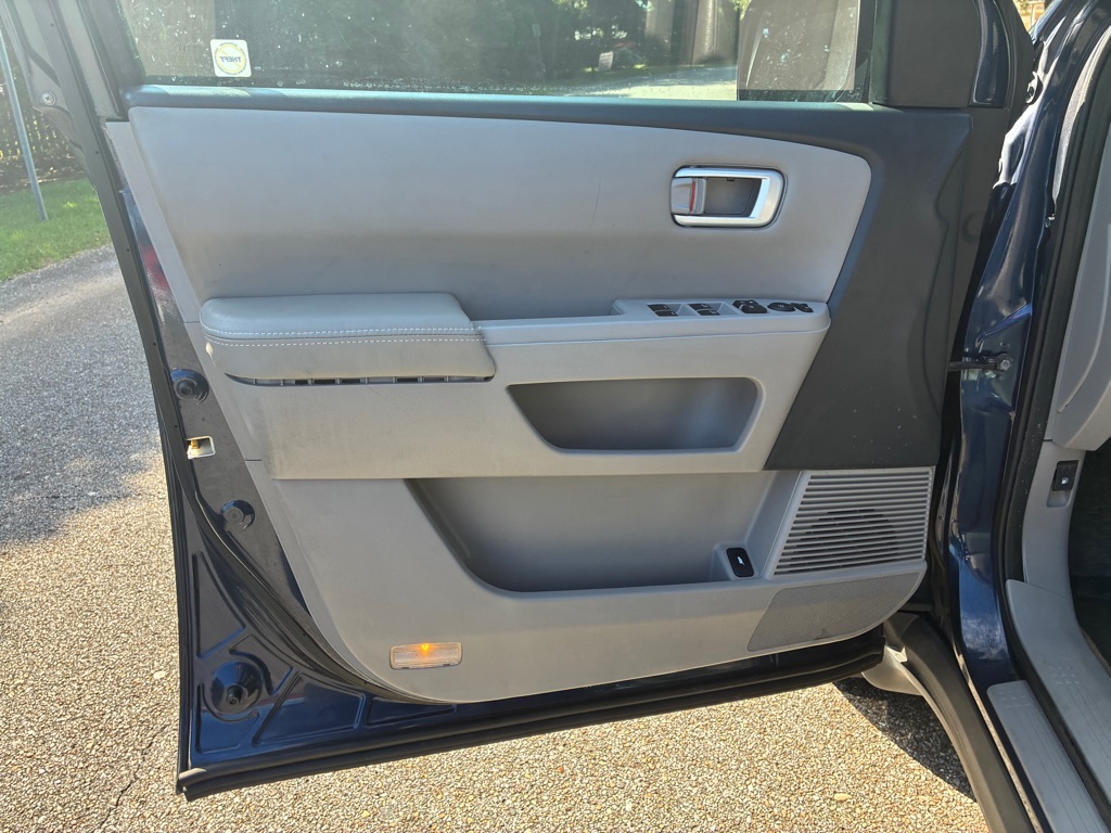 Photo 10 of this HONDA PILOT