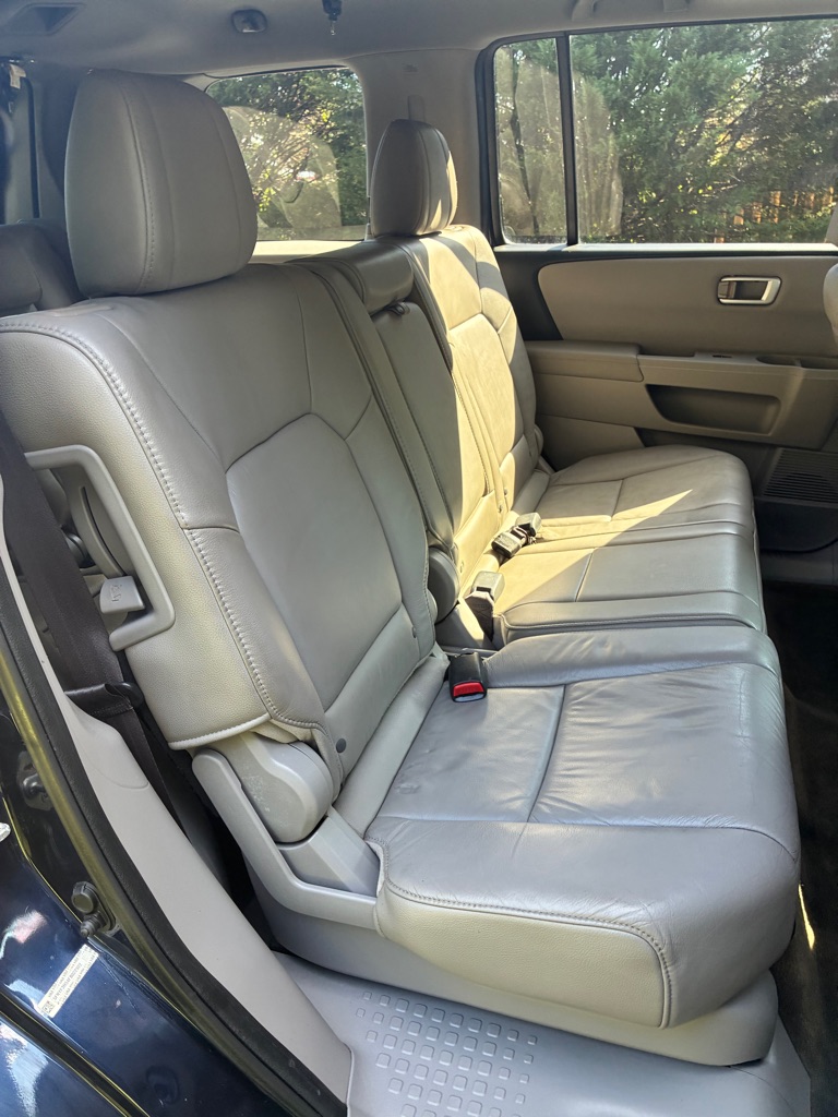 Photo 17 of this HONDA PILOT