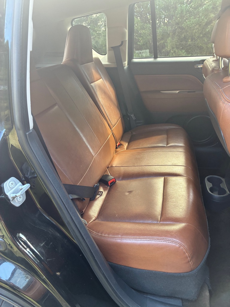 Photo 13 of this JEEP COMPASS