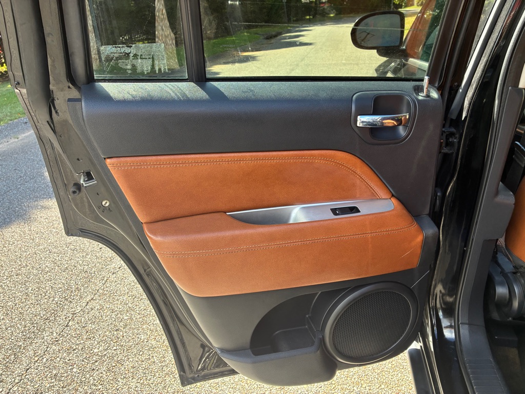 Photo 11 of this JEEP COMPASS