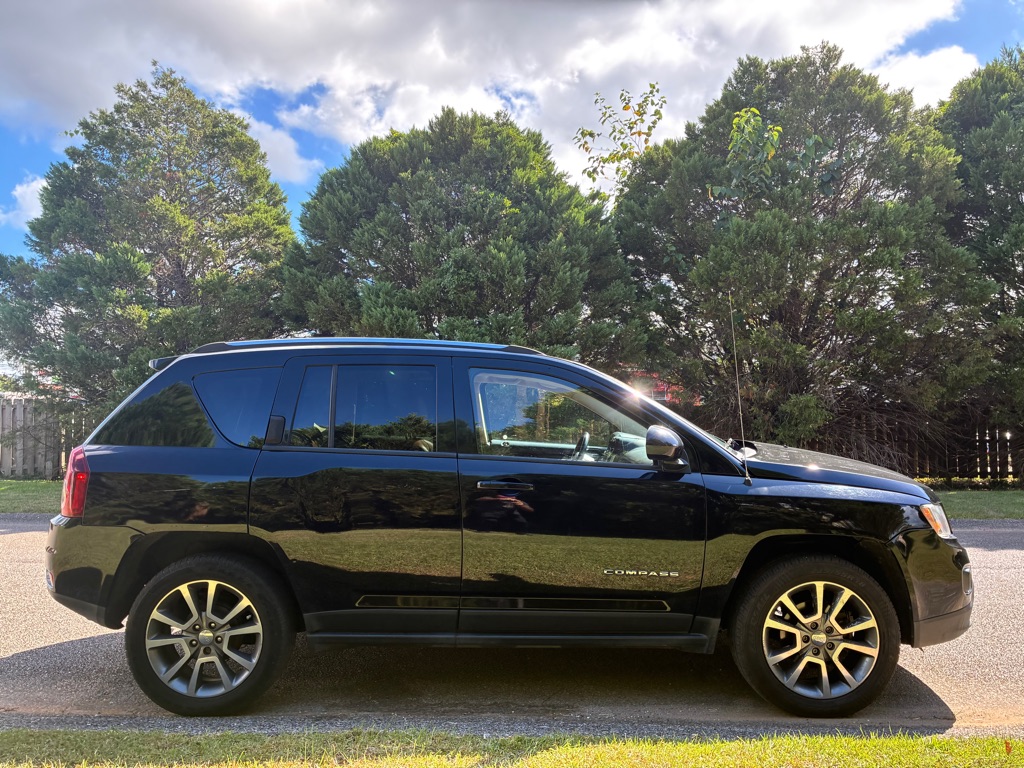 Photo 7 of this JEEP COMPASS