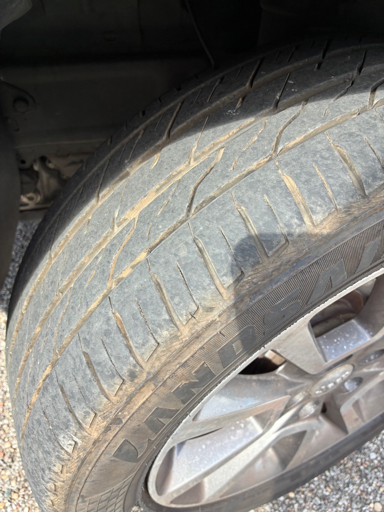 Photo 17 of this JEEP COMPASS