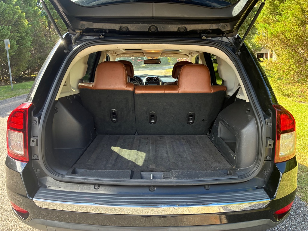 Photo 12 of this JEEP COMPASS