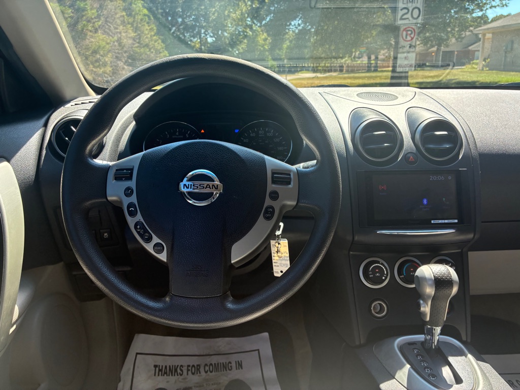 Photo 16 of this NISSAN ROGUE SELECT