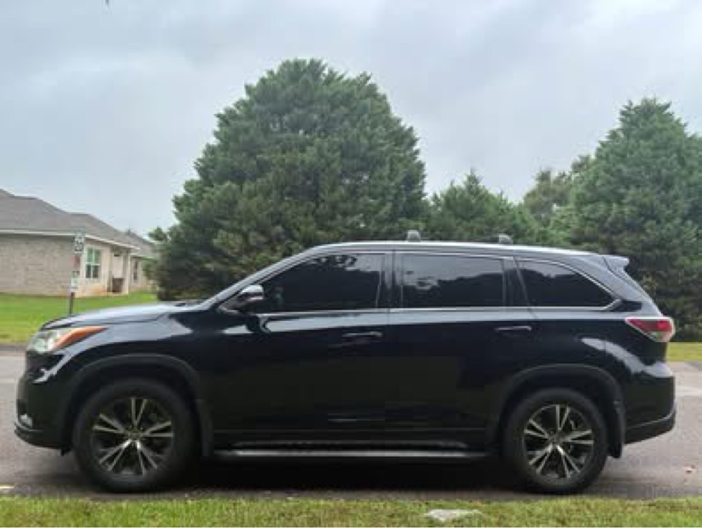 Photo 8 of this TOYOTA HIGHLANDER