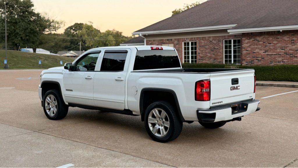 Photo 5 of this GMC SIERRA 1500