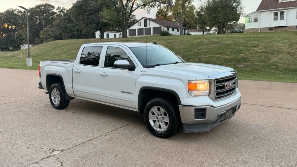 Photo 3 of this GMC SIERRA