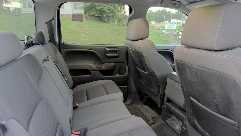 Photo 9 of this GMC SIERRA