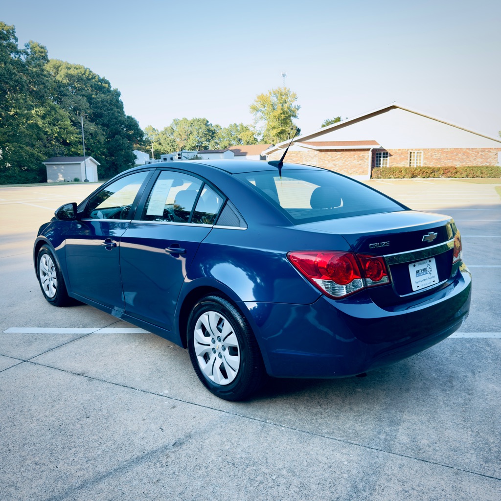 Photo 3 of this CHEVROLET CRUZE