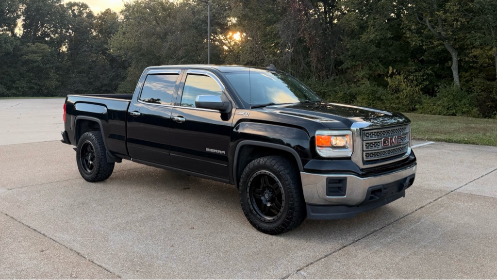 Photo 3 of this GMC SIERRA
