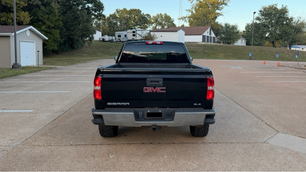 Photo 5 of this GMC SIERRA
