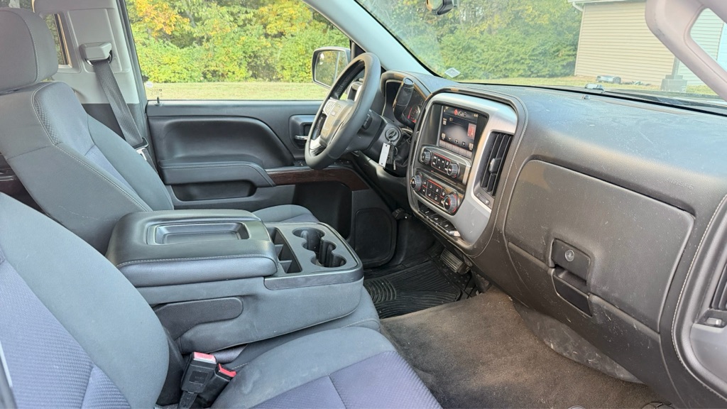 Photo 7 of this GMC SIERRA