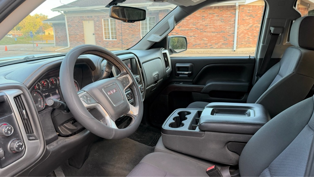 Photo 11 of this GMC SIERRA