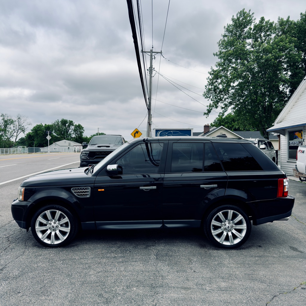 Photo 2 of this LAND ROVER RANGE ROVER EVO