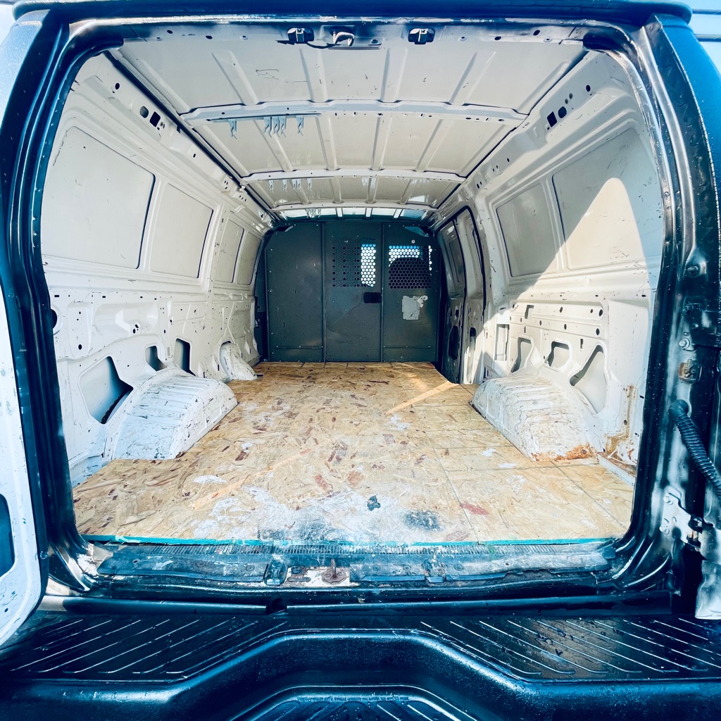 Photo 14 of this FORD ECONOLINE