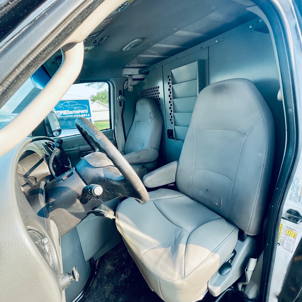 Photo 10 of this FORD ECONOLINE