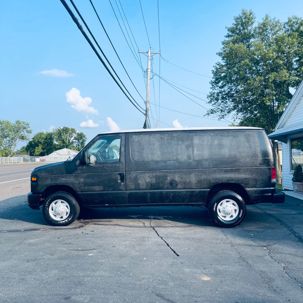 Photo 4 of this FORD ECONOLINE