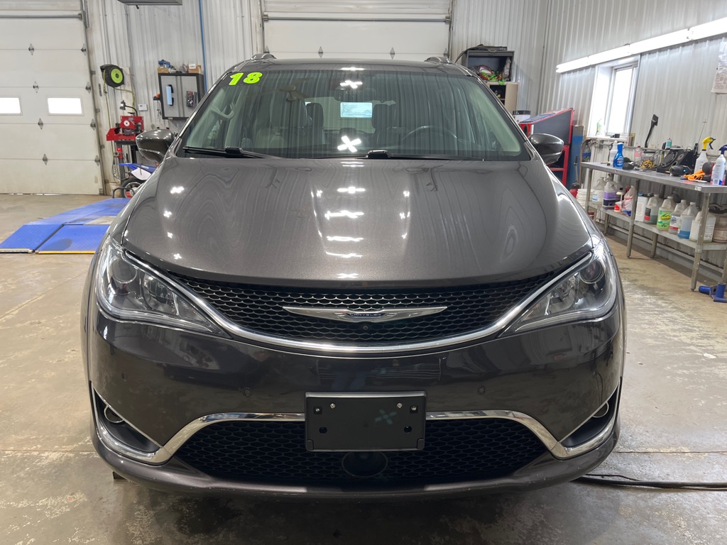 2018 Chrysler Pacifica Touring L Plus's photo