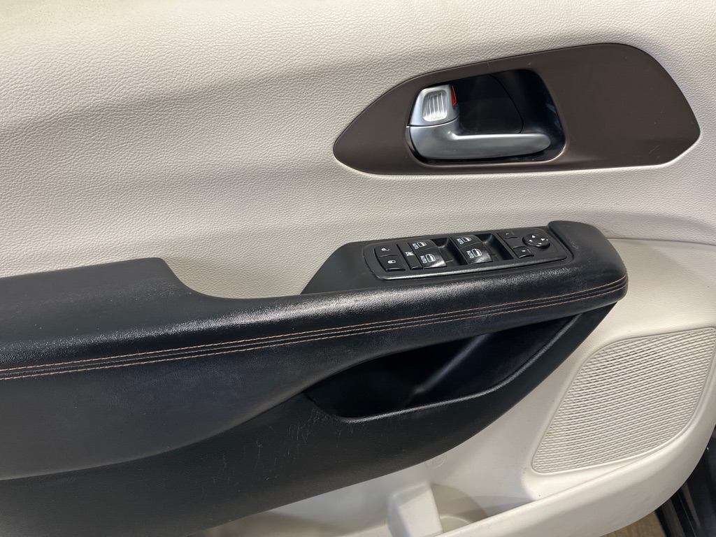 2018 Chrysler Pacifica Touring L Plus - Photo 10