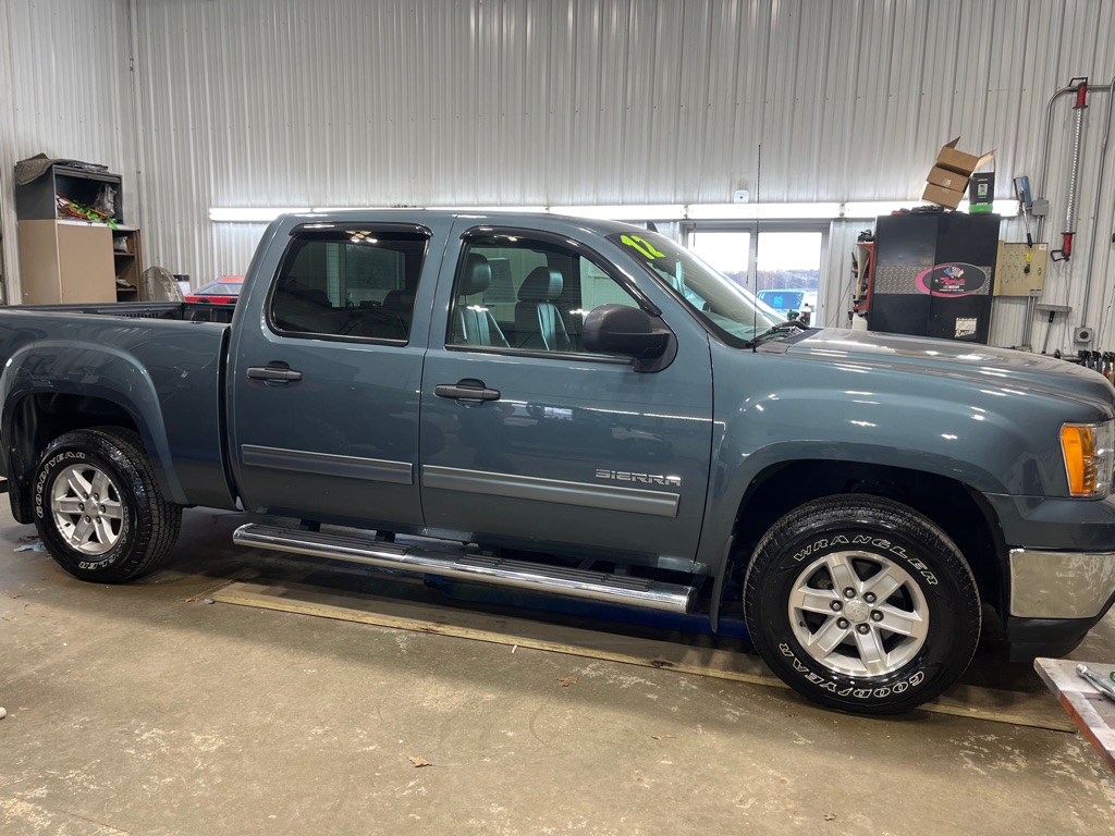 Additional photo of vehicle.