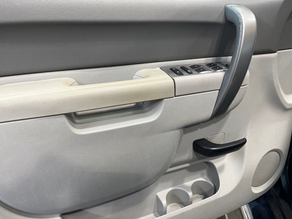 Additional photo of vehicle.