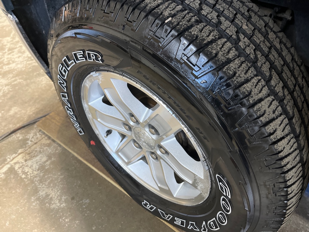 Additional photo of vehicle.